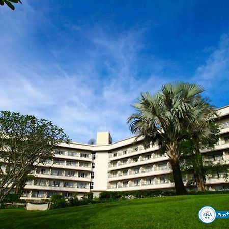 Royal Hills Golf Resort & Spa Nakhon Nayok Bagian luar foto