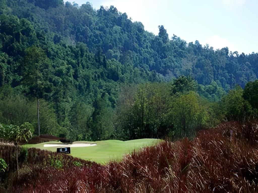 Royal Hills Golf Resort & Spa Nakhon Nayok Bagian luar foto