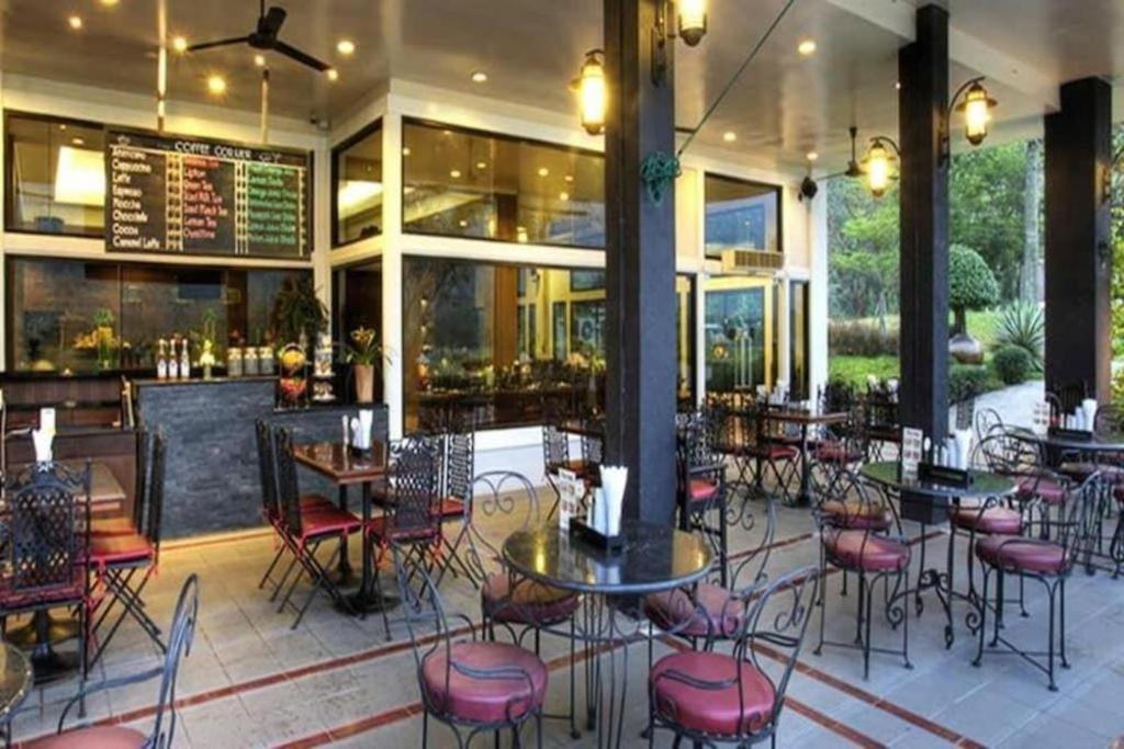 Royal Hills Golf Resort & Spa Nakhon Nayok Bagian luar foto