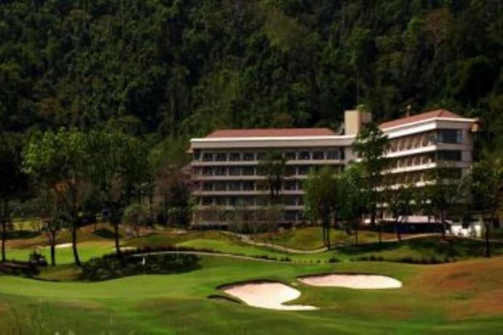 Royal Hills Golf Resort & Spa Nakhon Nayok Bagian luar foto