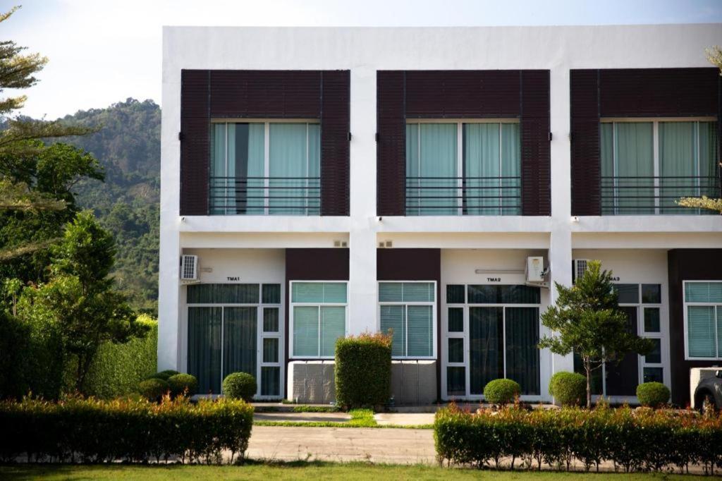 Royal Hills Golf Resort & Spa Nakhon Nayok Bagian luar foto