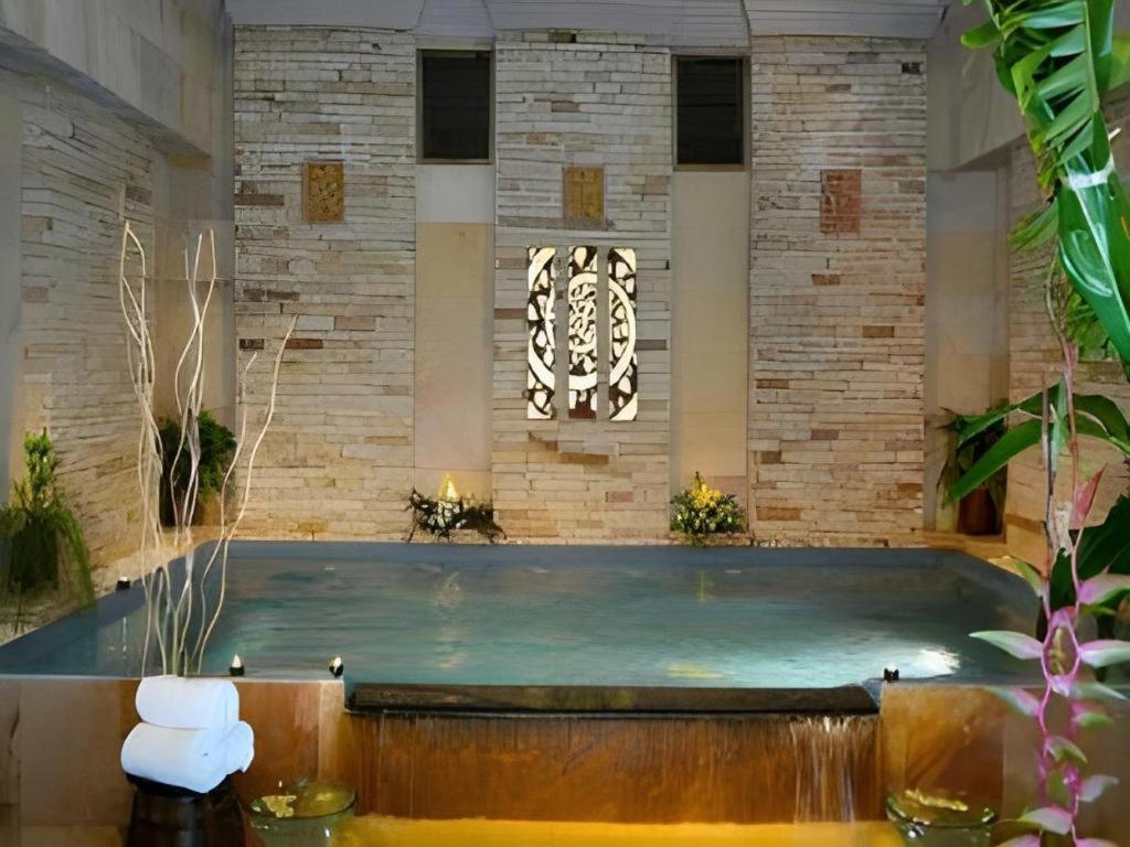 Royal Hills Golf Resort & Spa Nakhon Nayok Bagian luar foto